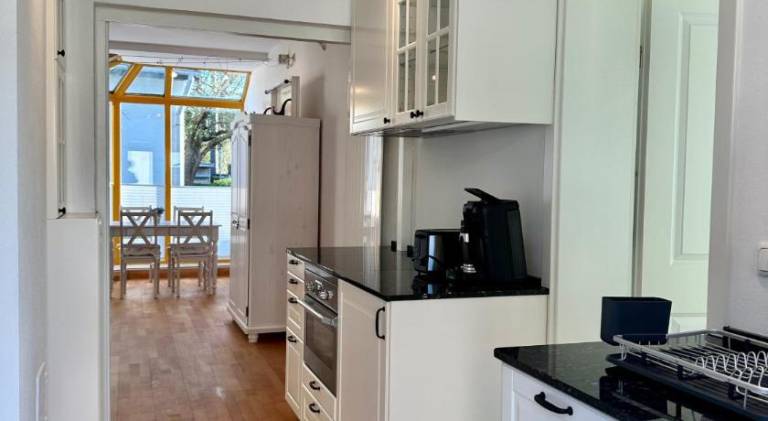 Beautiful rental apartment with yard, terrace & BBQ | Next to the beach | Pet-friendly — photo 5
