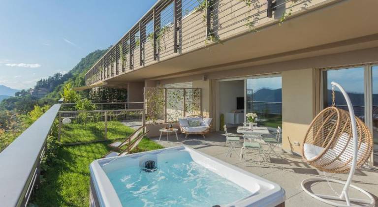 Holiday apartment with jacuzzi — photo 3