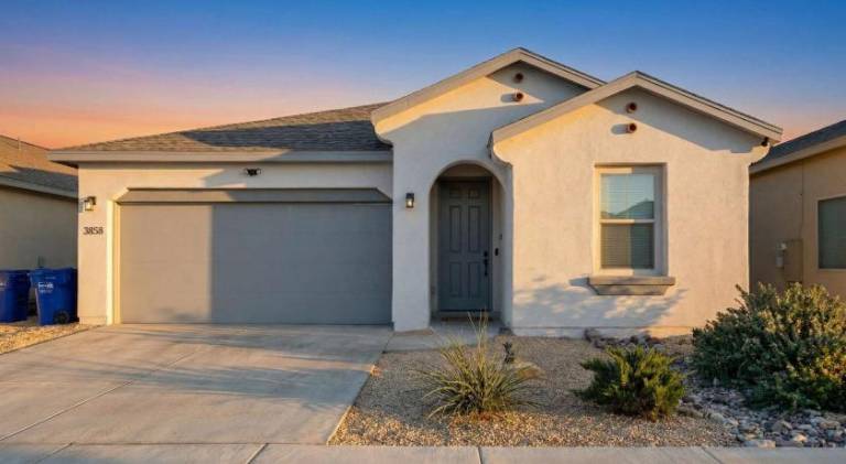 House with 4 rooms for 9 persons in Las Cruces, NM
