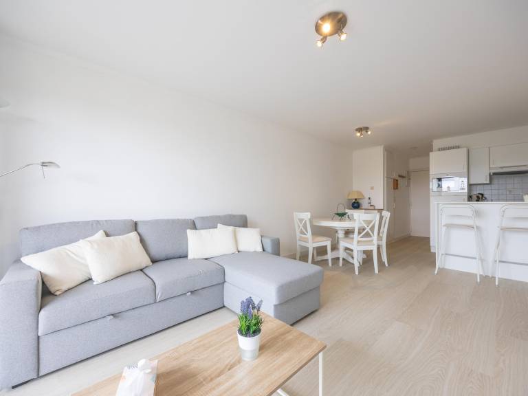 Holiday apartment with patio & pool | Close to the beach | Pets are welcome — photo 3