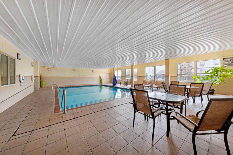 Best Western Greentree Inn & Suites — photo 4