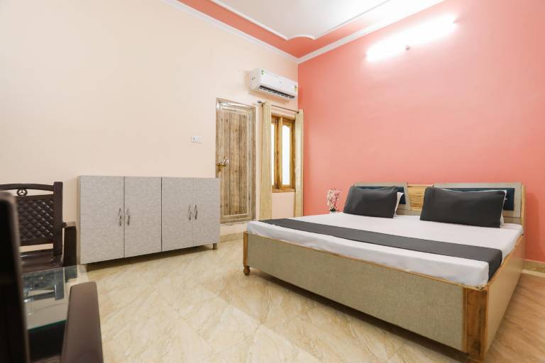 OYO HOME Blue Heaven Residency