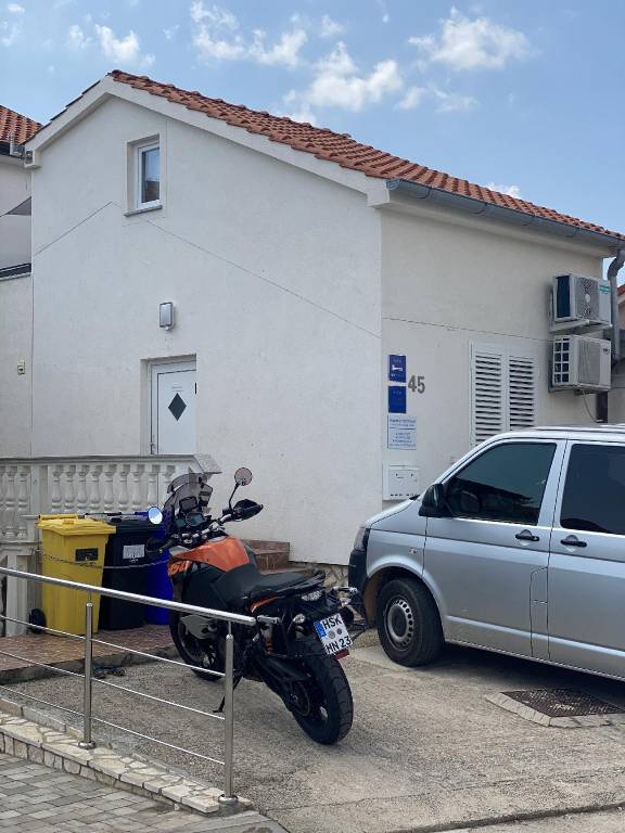 Rental apartment with garden | Dogs allowed in Omisalj