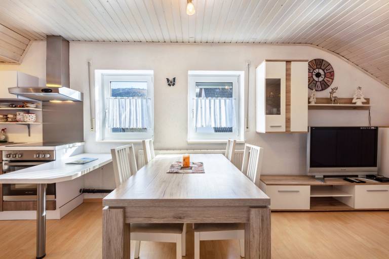 Apartment with 2 rooms for 6 persons — photo 3