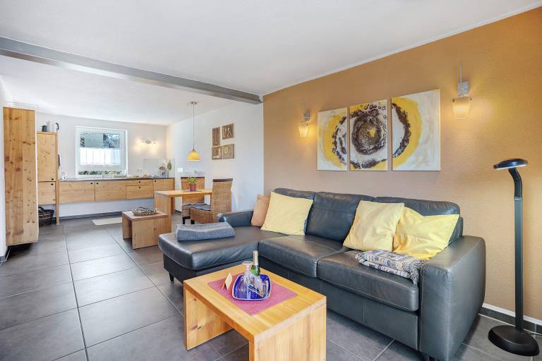 Apartment with fast internet, patio & yard | Garden view | Suitable for remote work in Ravensburg