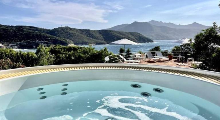 Holiday apartment with 3 rooms for 8 persons in Portoferraio