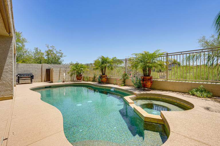 Spacious Family Oasis in Cave Creek