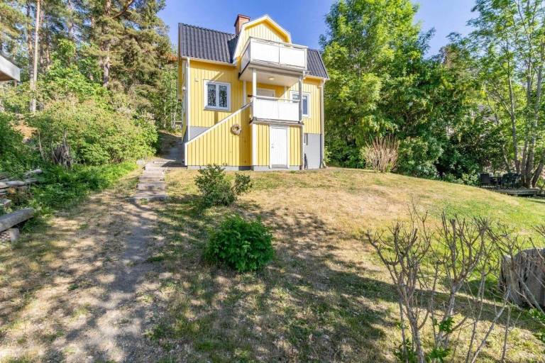 Fully equipped wonderful house with sauna, barbeque & patio | Pets allowed — photo 3