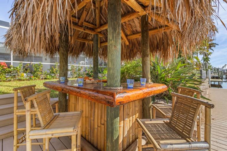 IMPECCABLE! - Amazing sunsets, Dock, Heated Pool - Sunsational Sunsets - Roelens — photo 4