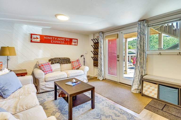 Cozy Park City Apartment, Walk to Ski Lift! — photo 5