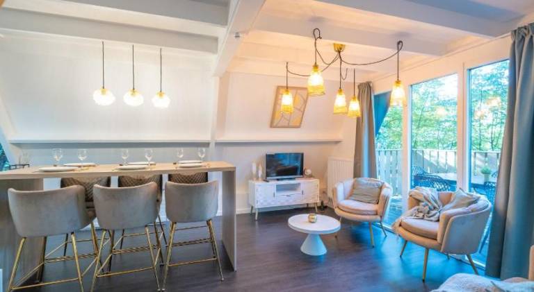Vacation home with pool | Pets allowed — photo 2