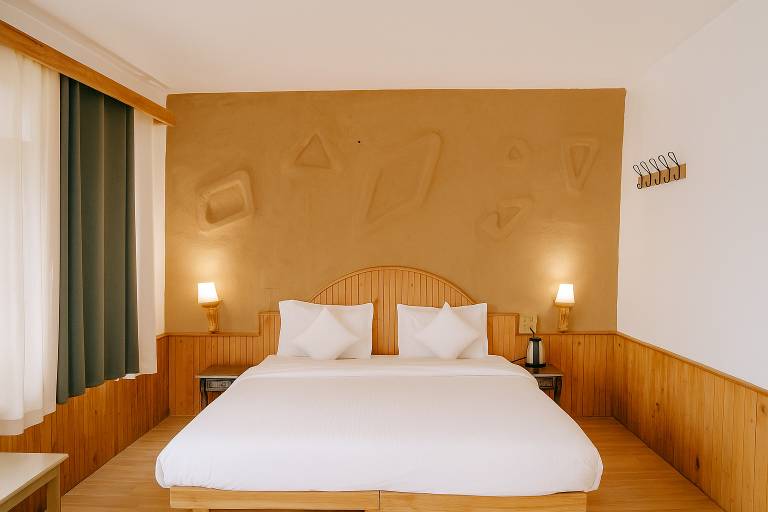Beholden Stay & Cafe-Mountain View Boutique Stay in Old Manali — photo 2