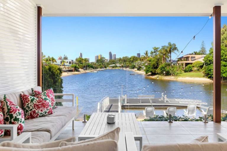 House Broadbeach Waters