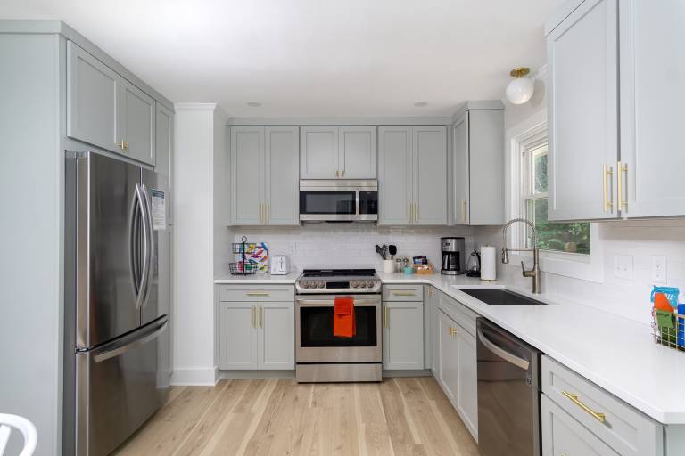 Cottontail Cottage Pet-friendly, Fire Pit & 10 Min. to Downtown AVL! — photo 5