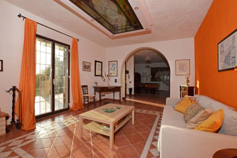 Villa with yard, private pool & grill — photo 4