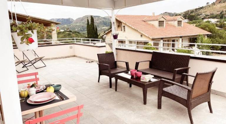 Vacation home with patio & yard | Pets allowed — photo 5