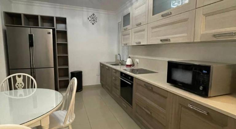 Apartment with pool — photo 3