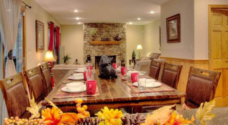Vacation home with pool & hot tub — photo 4