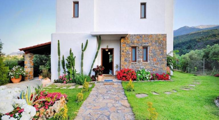 House with yard & pool in Apokoronas