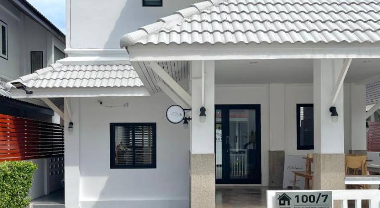 Vacation home with barbeque, jacuzzi & terrace — photo 3