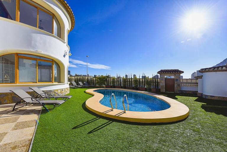 Fully equipped villa with yard, barbecue & patio | Dogs allowed — photo 2