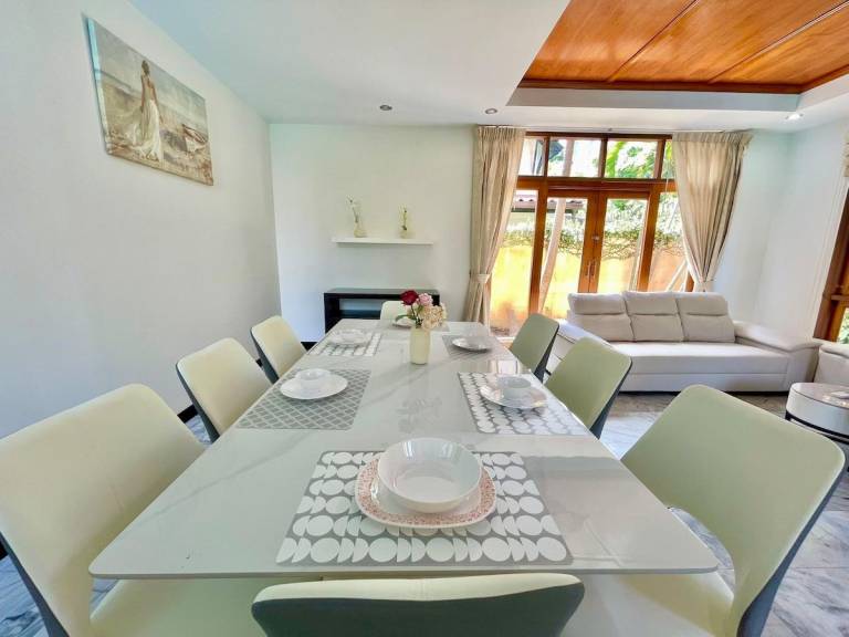 Nice vacation home with patio | Beach nearby | Pet-friendly — photo 4