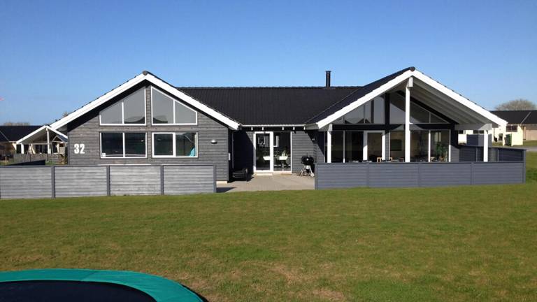 House with private pool, yard & terrace — photo 2