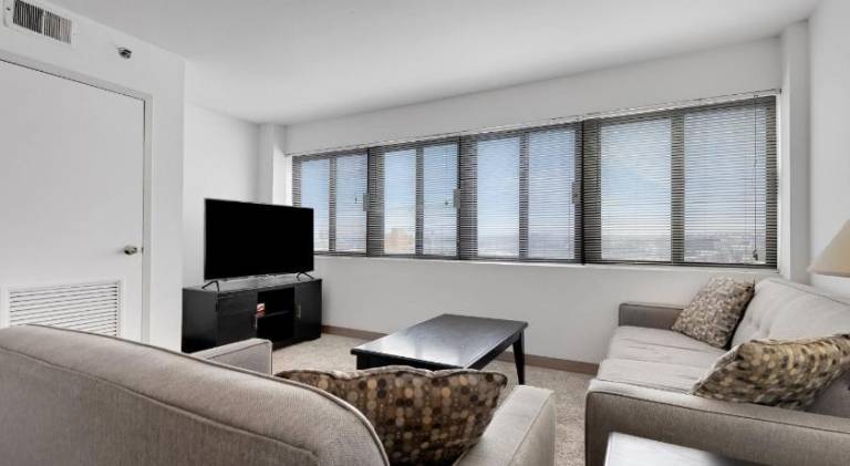 PP 1203 Corporate 1br, Pool, Free Parking, Gym in Harrisburg, PA