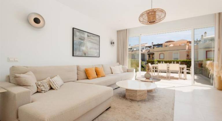 Holiday Home next to the beach, with private terrace, BBQ and incredible sea-view solarium — photo 2