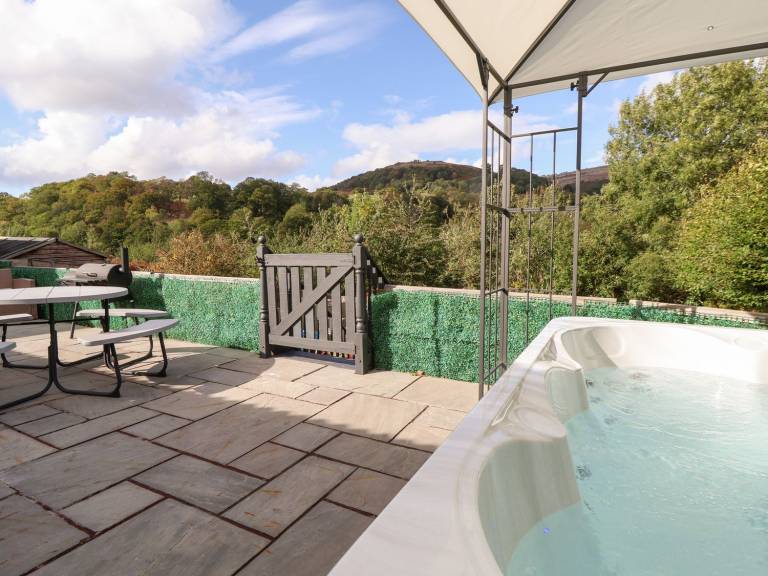 Cottage with garden in Llangollen