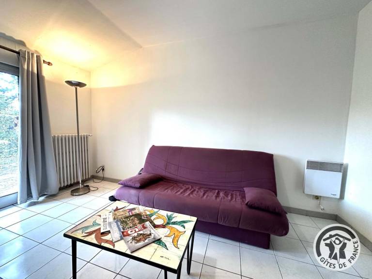 Gite with grill, terrace & yard — photo 4