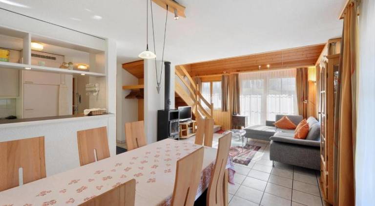 Rental apartment with yard & terrace — photo 3