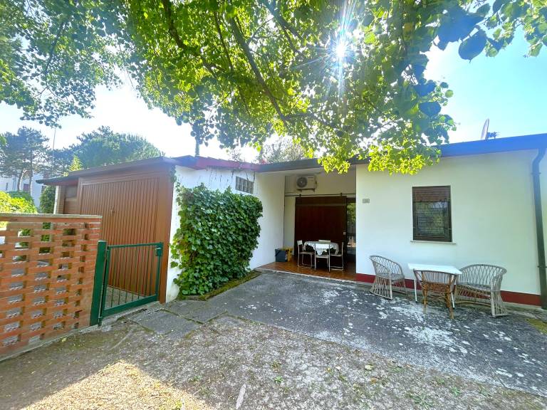 Ferienhaus mit Hund inBibione Pineda,   f&uuml;r max. 4 Personen