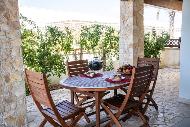 Villa with garden & grill | Pet-friendly — photo 2