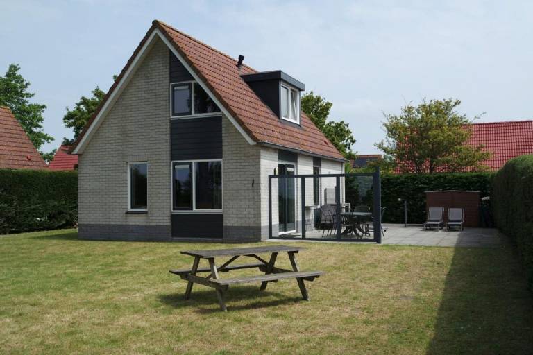 Voll ausgestattetes wunderschönes Ferienhaus mit Garten und Terrasse | Hunde erlaubt