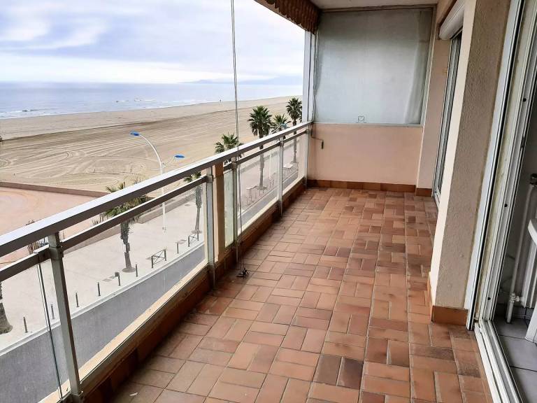 Trident Residence - T2 renovated facing sea, balcony splendid view Port Plaisance 4TRI4 — photo 3