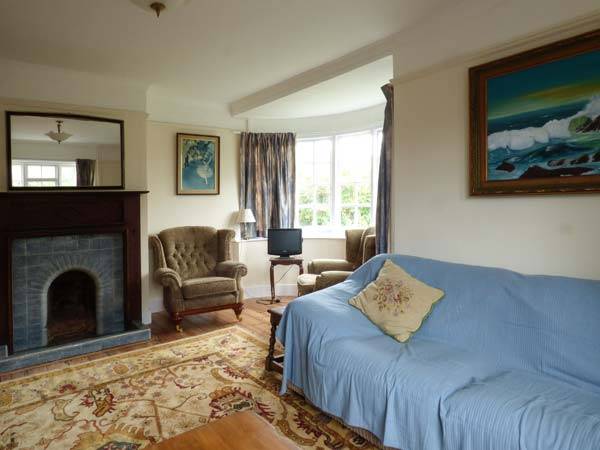 Family-oriented cottage with yard | Beach view | Beach nearby | Pets allowed — photo 4