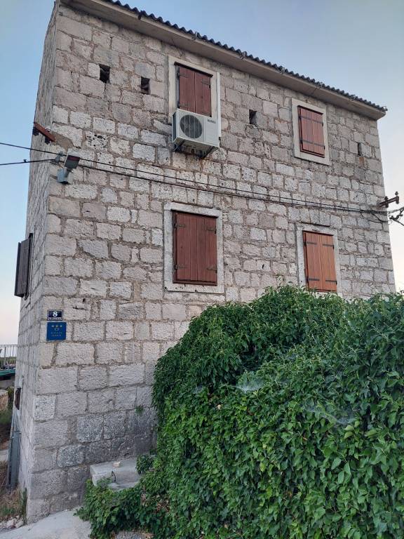 Ferienhaus mit Hund inPodhumlje, Gespanschaft Split-Dalmatien Dalmatien f&uuml;r max. 6 Personen
