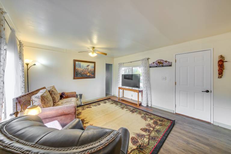 Charming Old Farmhouse in Libby: Pets Welcome! — photo 5