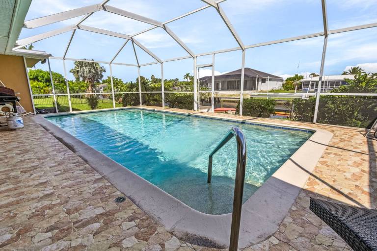 Children-friendly house with private pool & barbeque | River view | Dogs allowed — photo 3