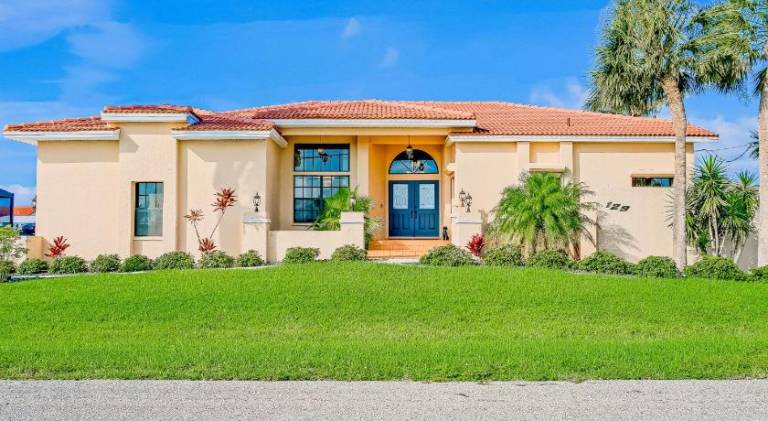 Lovely vacation home with pool | Pets allowed in Port Charlotte, FL