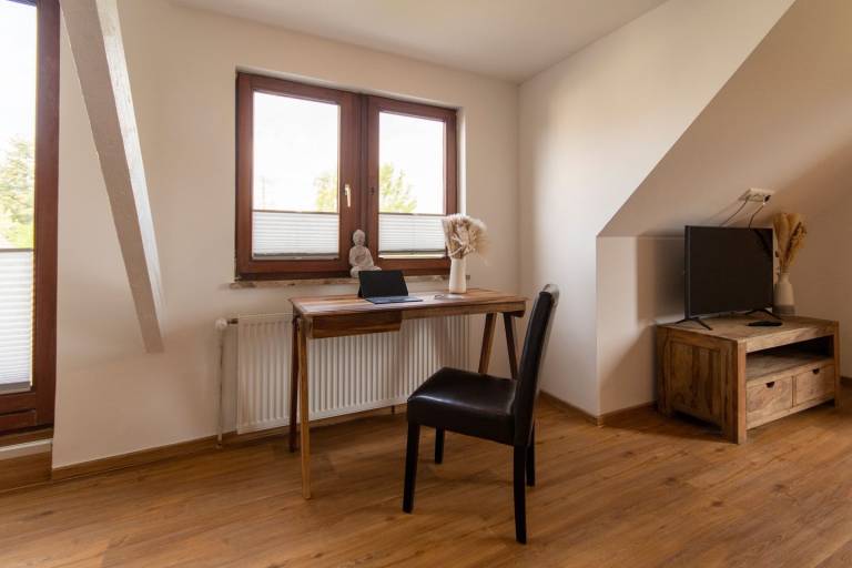 Holiday home "Wolke 7" for up to 24 people with garden, group room and lots of space in Goettingen