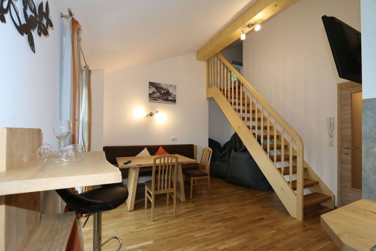 Apartment with pool — photo 2