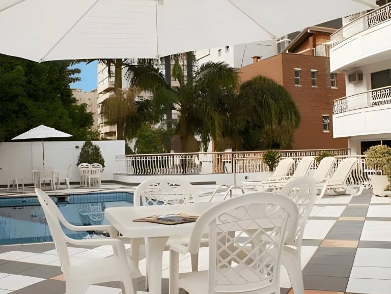 Serviced apartment with BBQ, terrace & pool | Pet-friendly — photo 3