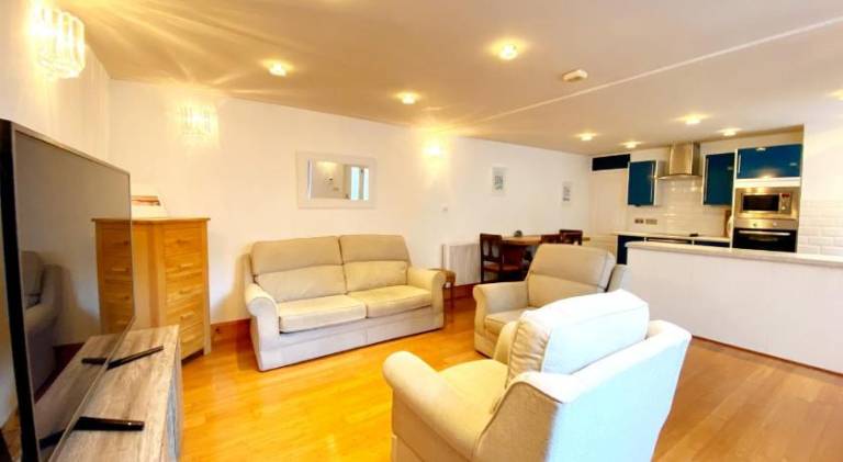 Beautiful apartment with terrace | Pets are welcome in Paignton
