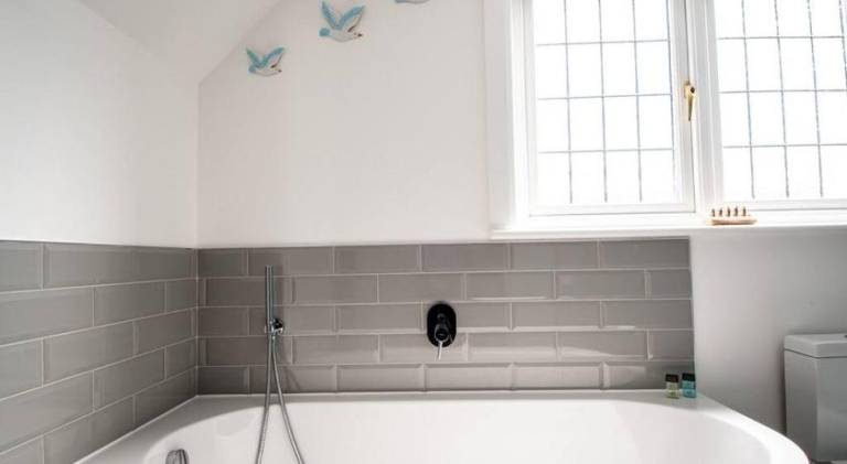 Luxury Central Bmth House with Hot Tub. Stunning! — photo 4