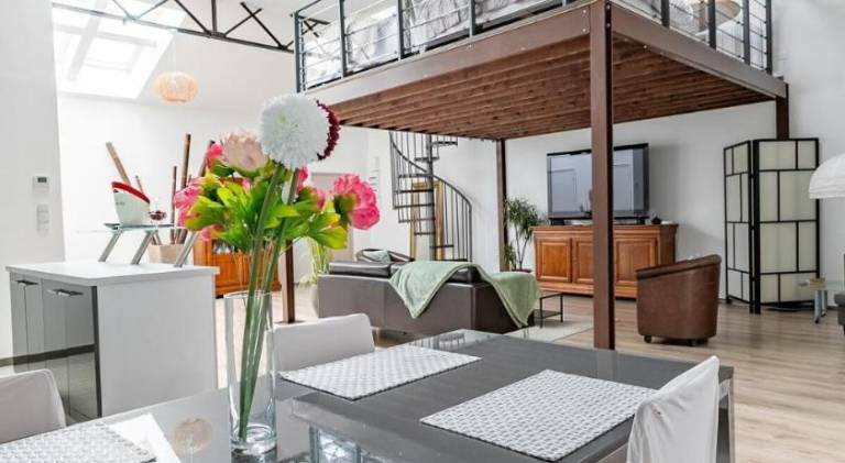 Le Faubourg Saint Martin Loft and Spa 1 in Senlis