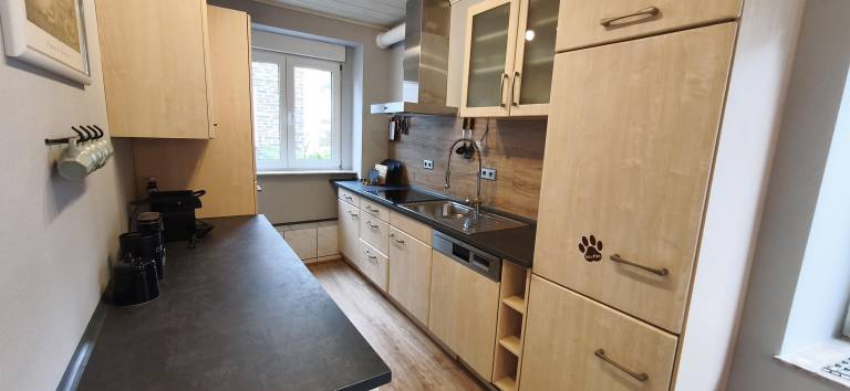 Rental apartment with patio & yard — photo 3