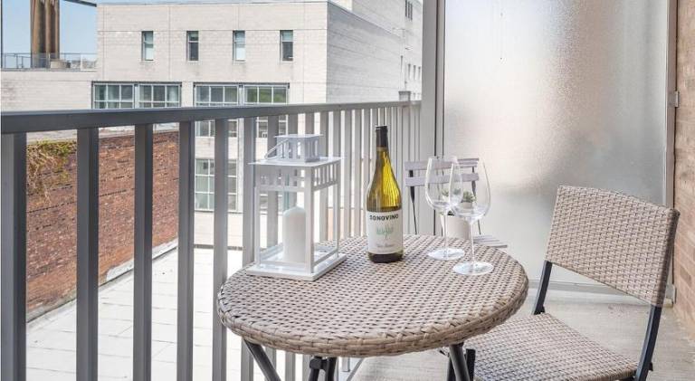 Rental apartment | Near Notre-Dame Basilica | Pet-friendly — photo 3