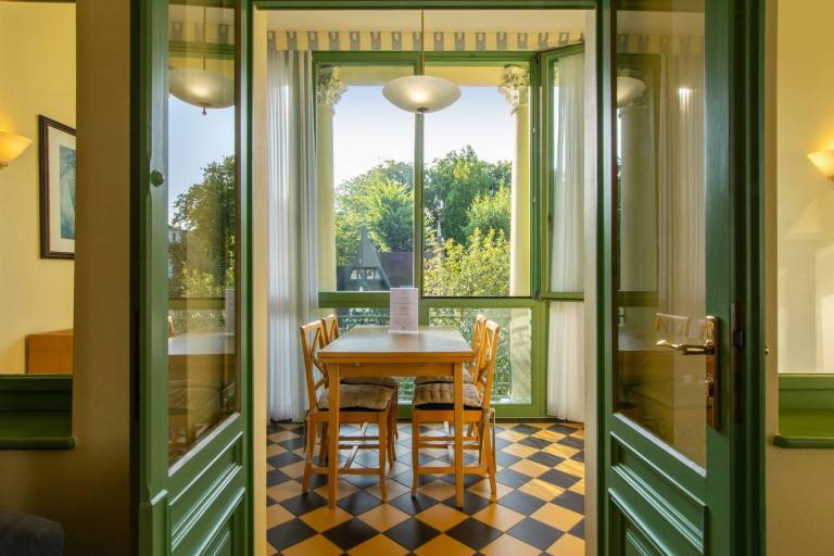 Stillvolle Ferienwohnung mit Wintergarten in erstklassiger Lage an der Promenade — photo 2